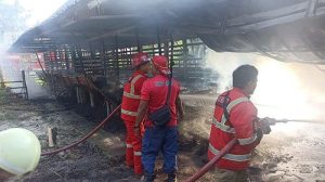 Kebakaran Kandang Sapi di Samping Masjid Jamik Amaliyah Desa Air Merbau Belitung